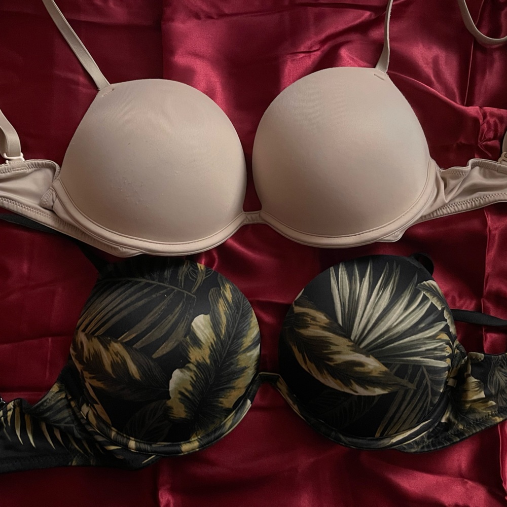 bundle of 2 VS bras 32D